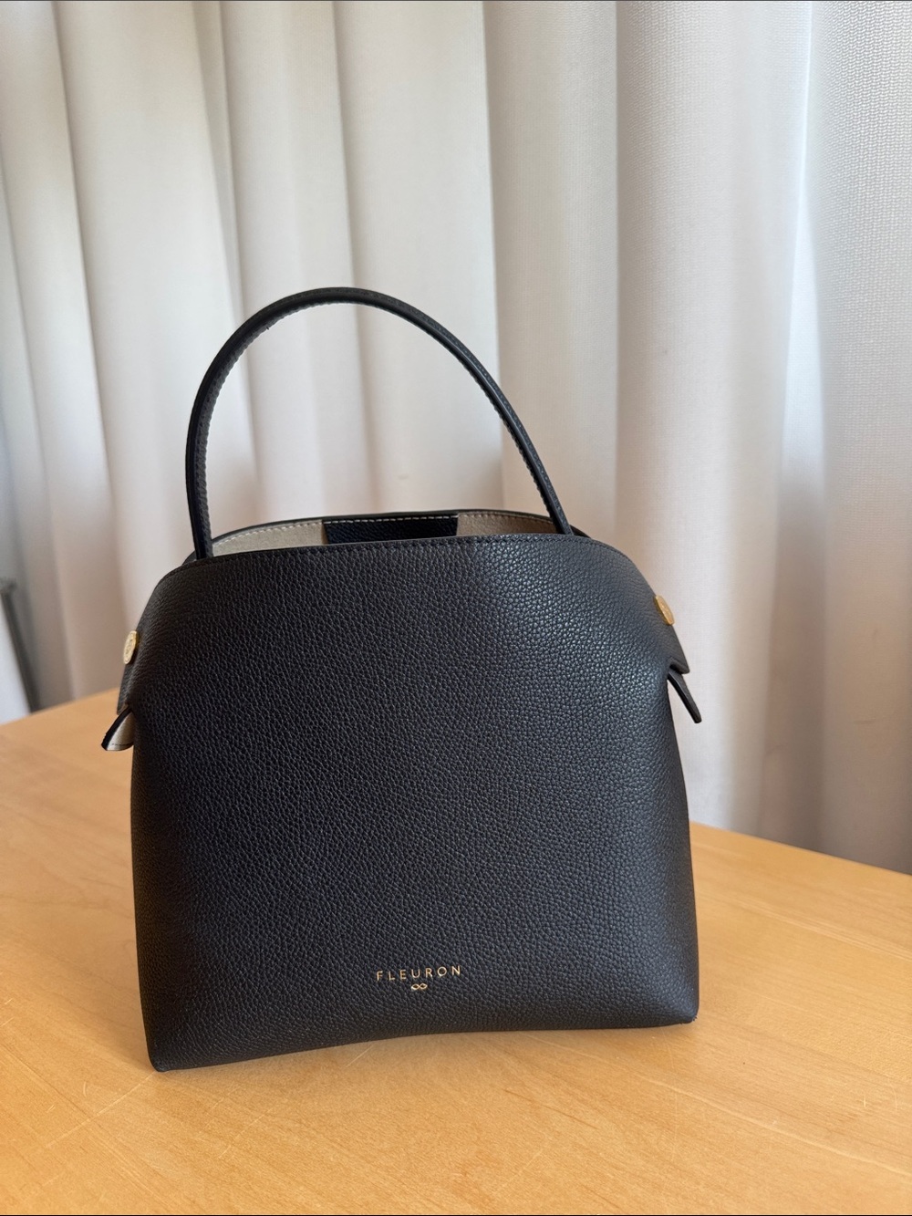 Fleuron Swan Bag Medium in Noir - Black Leather Top-Handle Bag